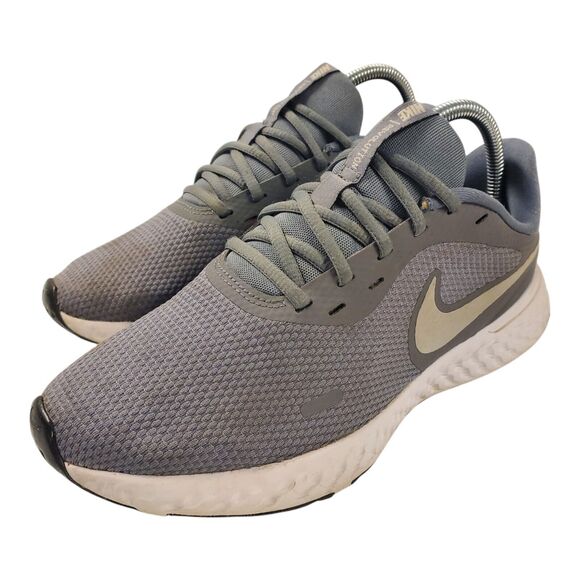 NIKE Shoes REVOLUTION 5 Mens Size 8 Cool Gray White Running Sneaker BQ3204-005 - Picture 1 of 13